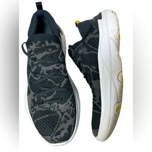 Sorel explorer blitz stride Womens size 8.5 shoes black athletic sneaker